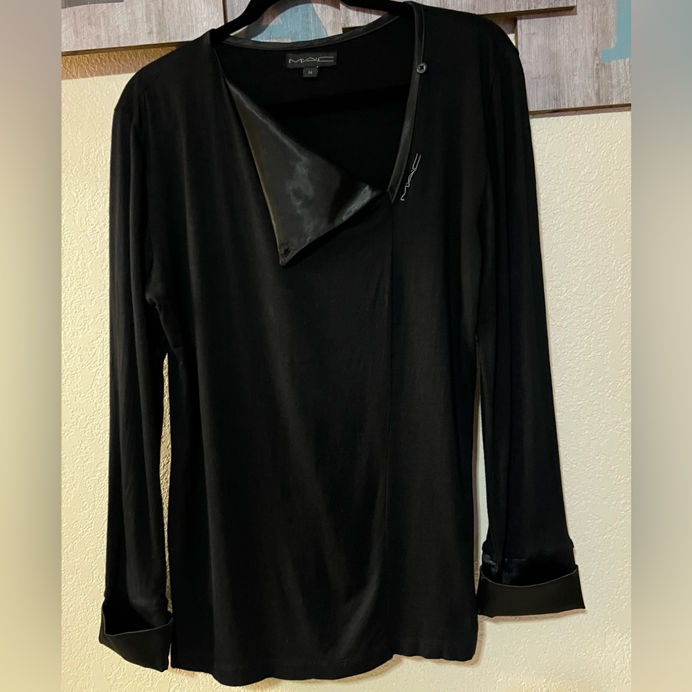 MAC COSMETICS black blouse